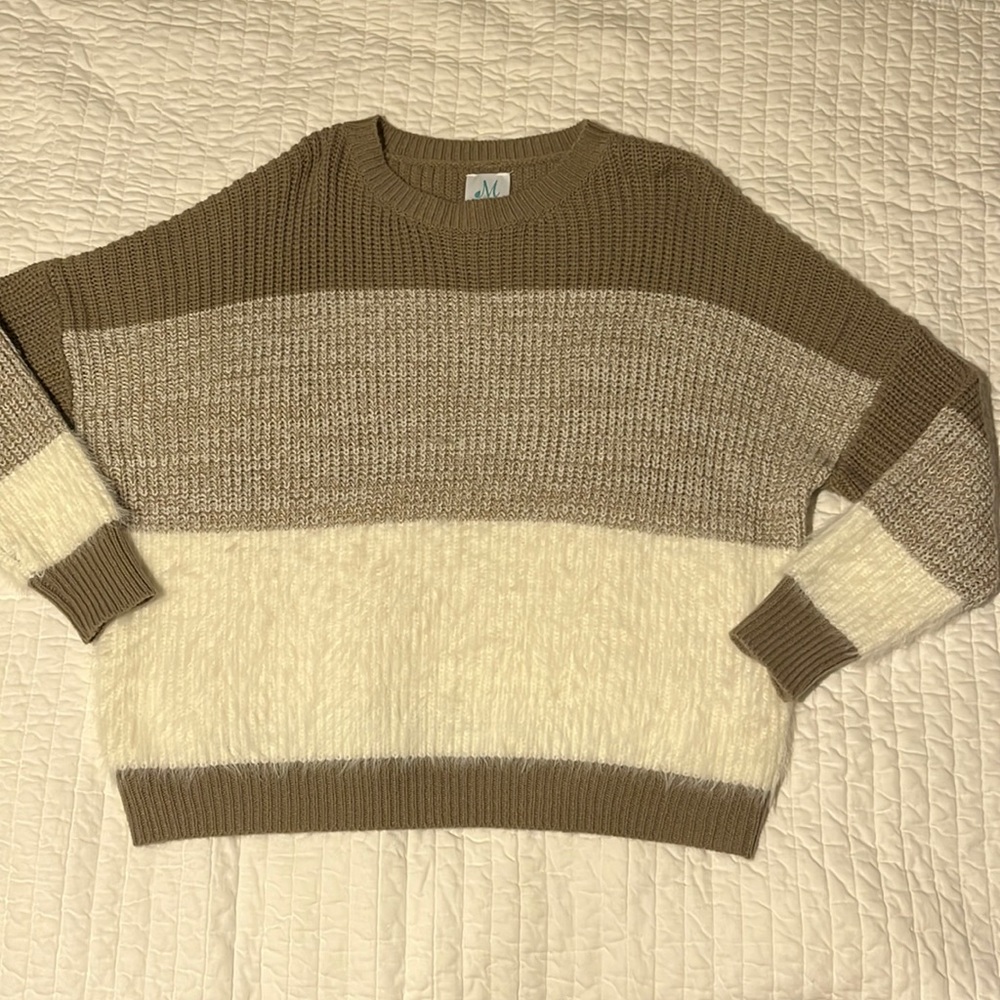 Oversized Sweater with different textures